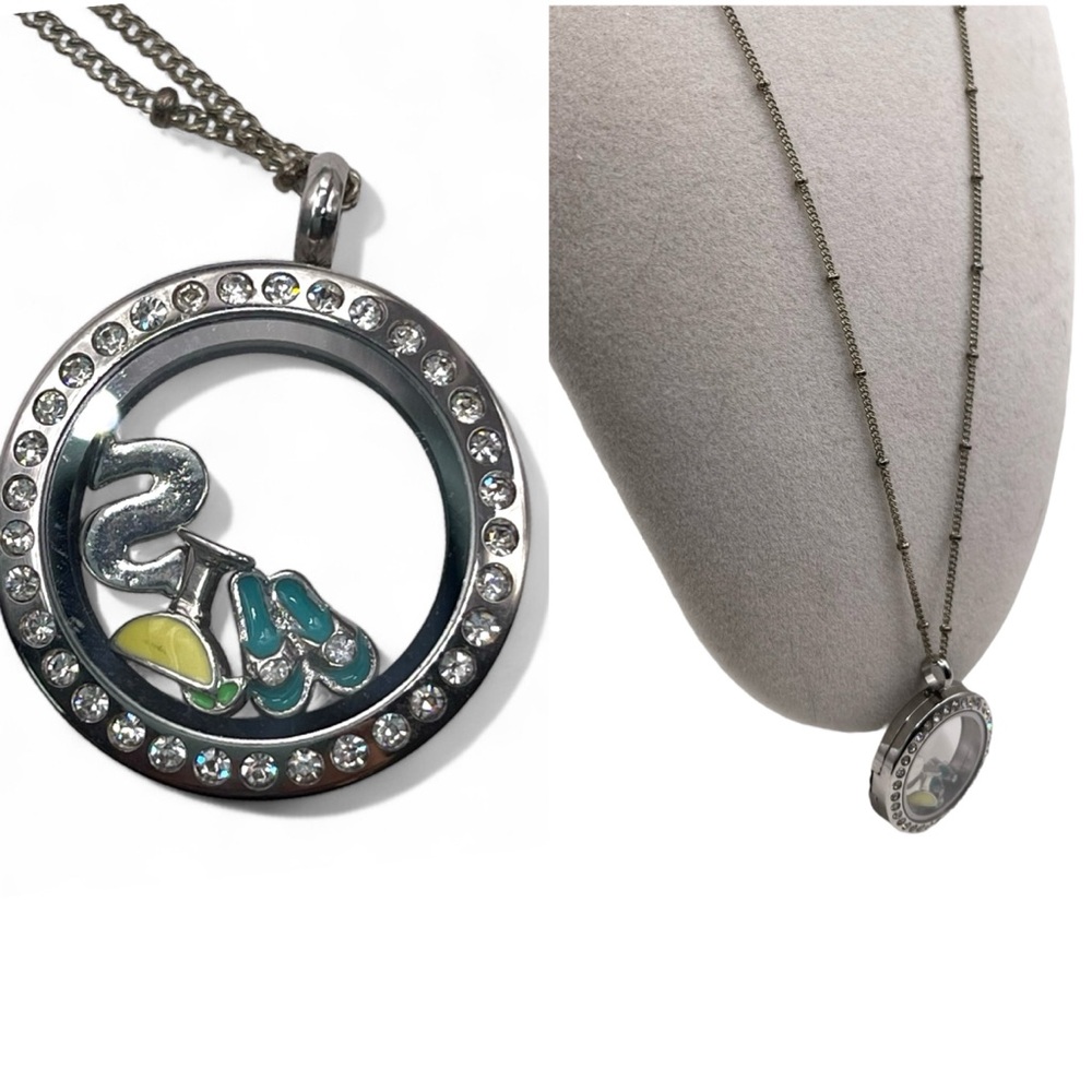 ❤️ Origami Owl Living Locket- Silver with Clear Crystals + Beach Charms